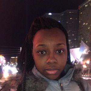 Meet your Posher, Latoya